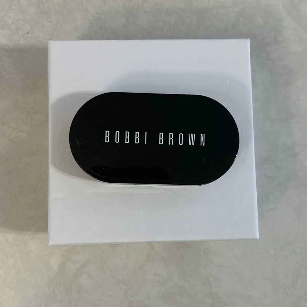 Bobbi Brown creamy concealer shear finish press powder